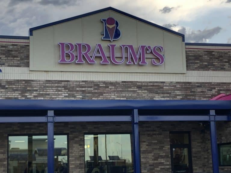 Fresh Ice Cream, Dairy and Grocery Store in Blackwell, OK Braum's