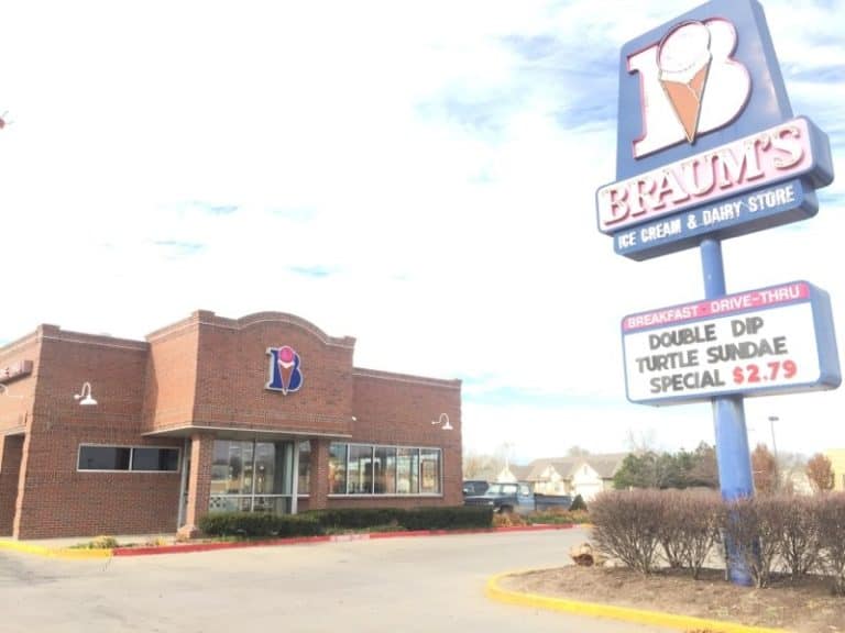 Burgers, Fries & Shake Restaurant in Andover, KS Braum's