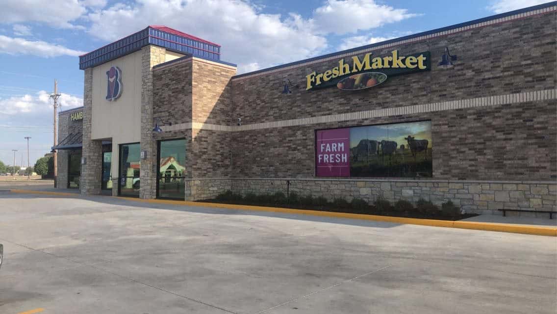 Store 195 8217 University Ave. Lubbock, TX 79423 Braum's